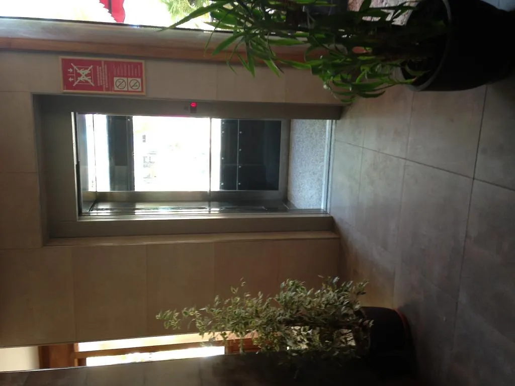 Ξενοδοχείο με διαμερίσματα Apartamentos Bahia De San Antonio